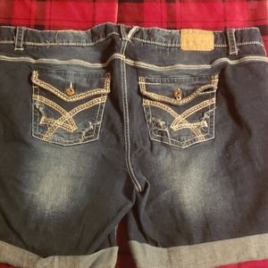 Amethyst jean shorts